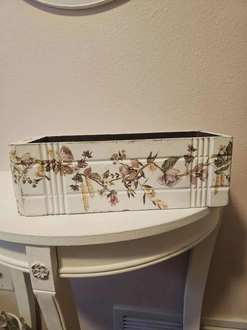 No Label white wooden